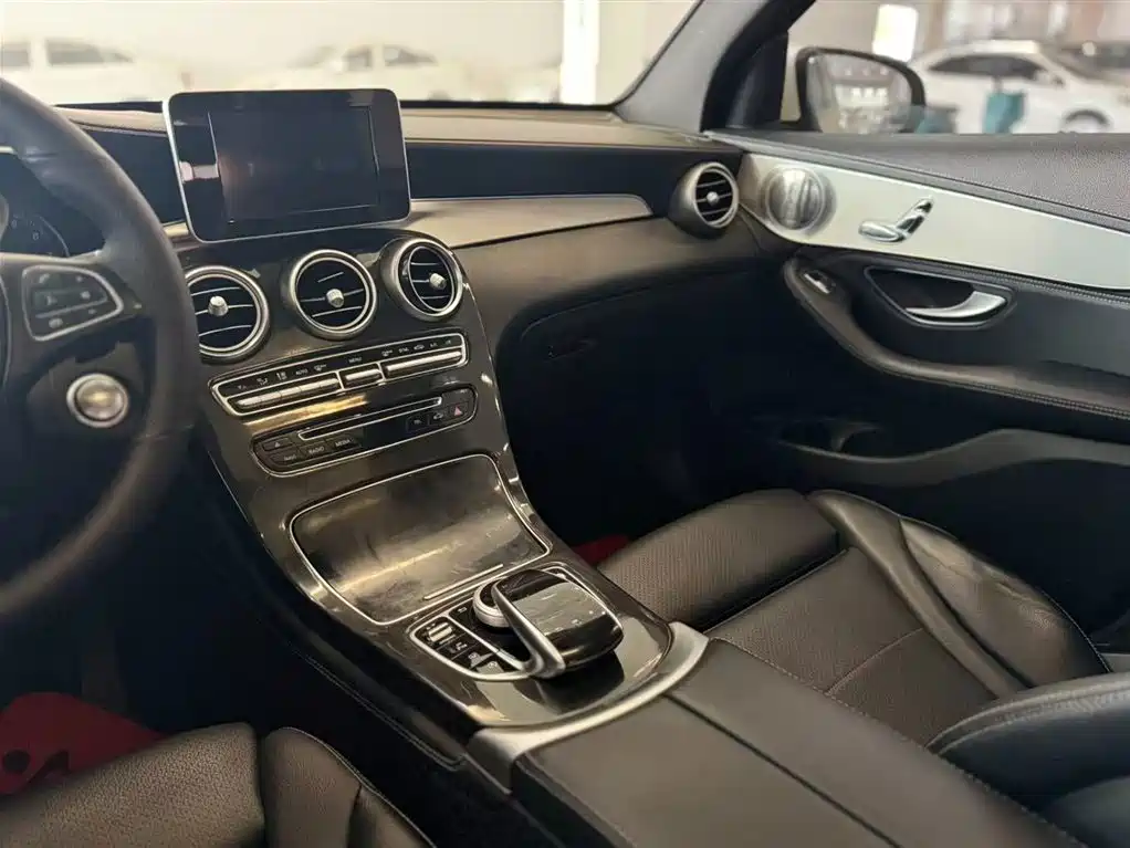 Mercedes-Benz GLC 2018 GLC 200 4MATIC фото 10