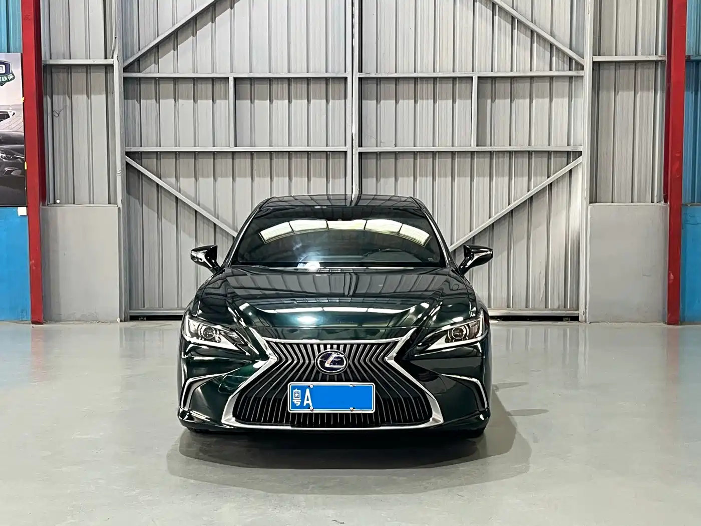 Фото 2 - Lexus ES