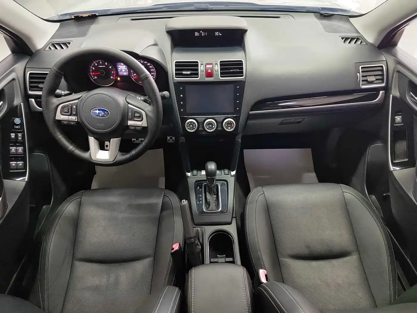 Subaru Forester 2016 2.0i Fashion Navigation Edition фото 13
