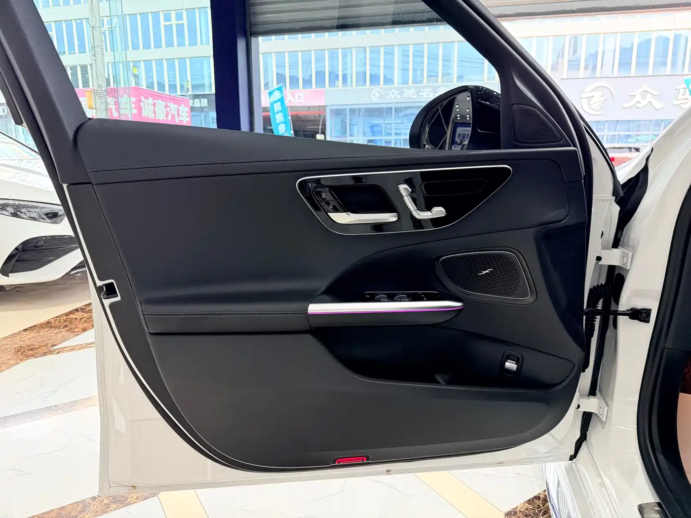 Mercedes-Benz C-Class 2023 Facelift C 260 L Sport Edition фото 6