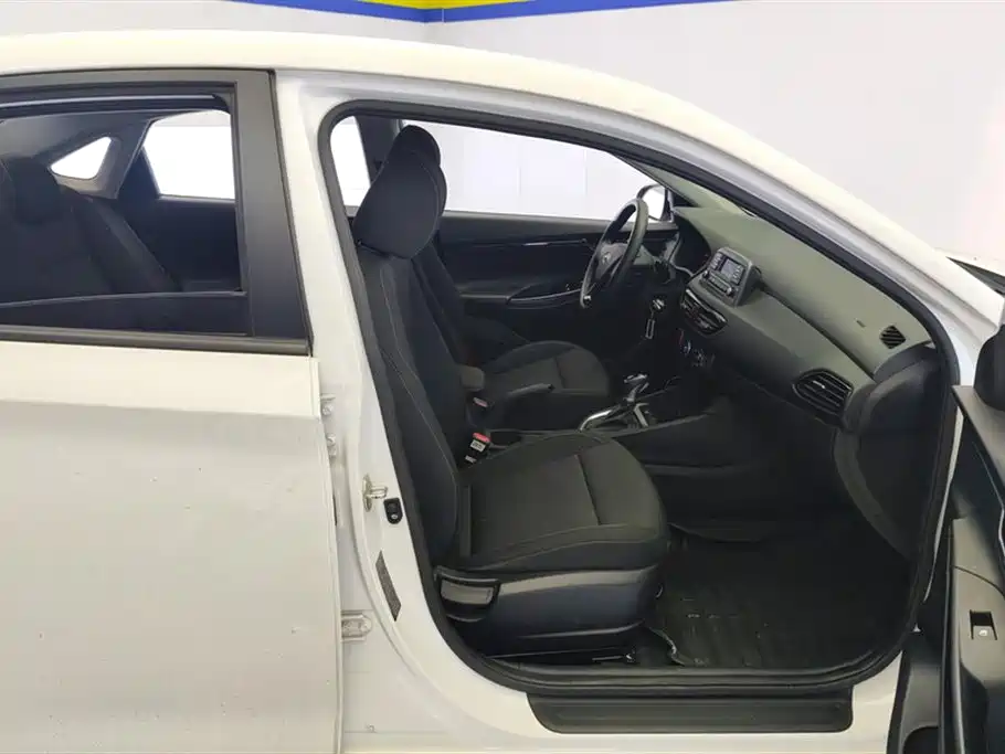 Hyundai Elantra 2018 1.6L Automatic Pleasing Edition GL China VI фото 8