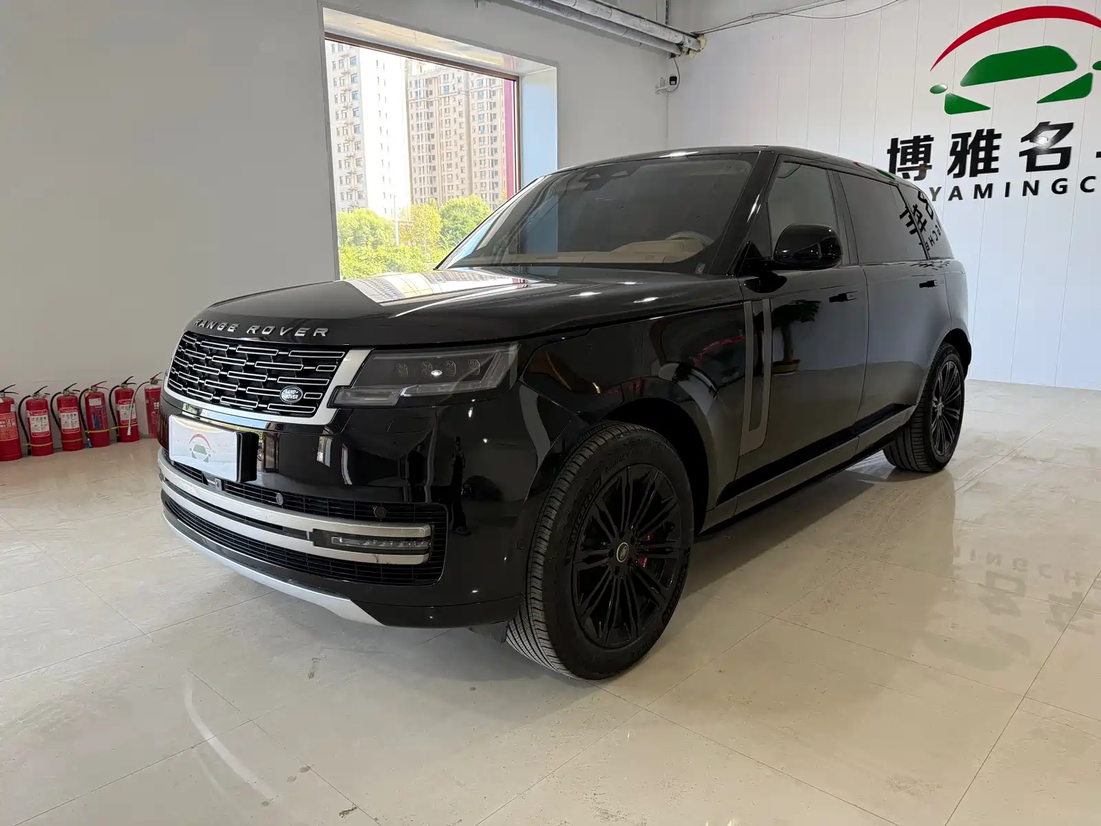 Photo 3 - Land Rover Range Rover