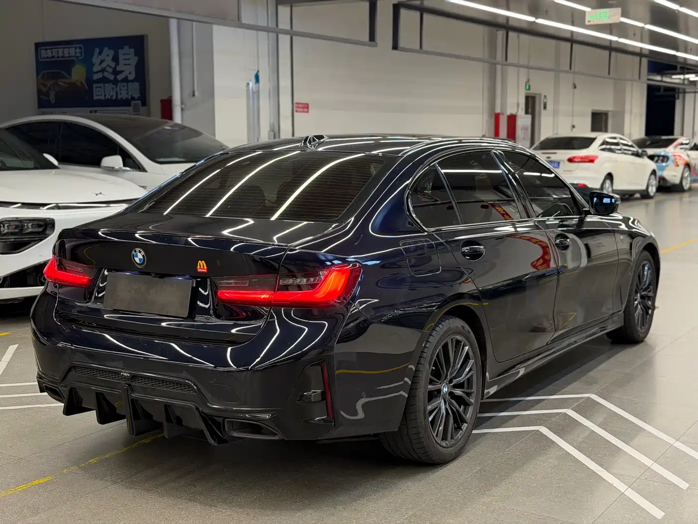 BMW 3 Series 2023 325Li M Sport Black Night Package фото 9