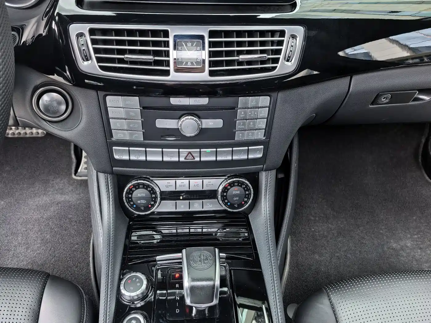Mercedes-Benz CLS AMG 2015 AMG CLS 63 4MATIC фото 14