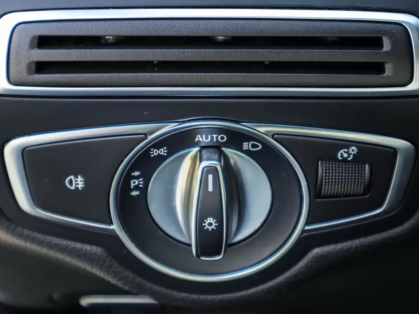 Mercedes-Benz C-Class 2017 C 200 L Sport фото 16