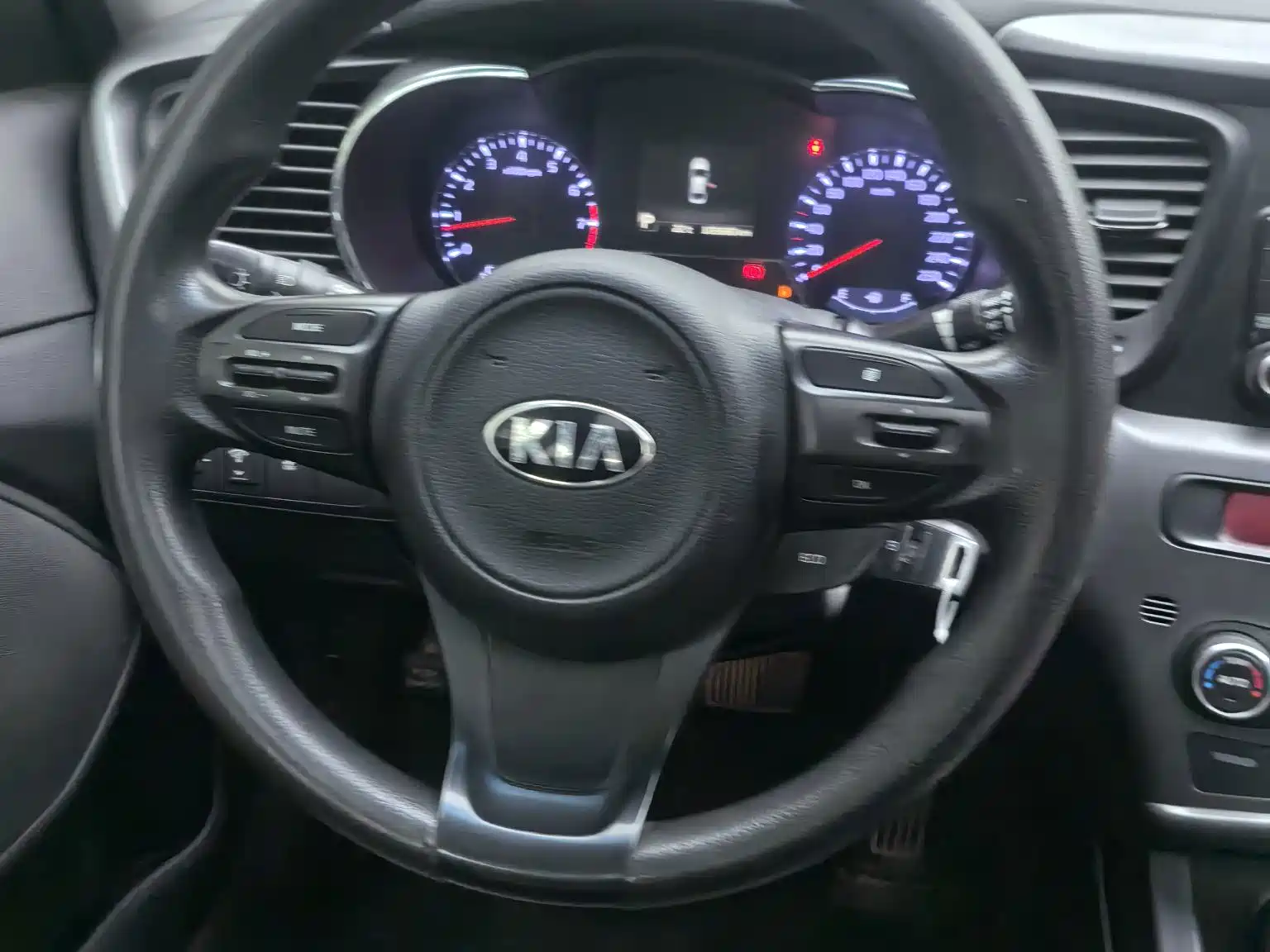 Photo 15 - Kia K5