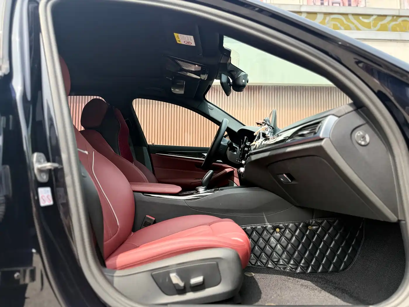 BMW 5 Series 2022 525Li M Sport Package фото 11