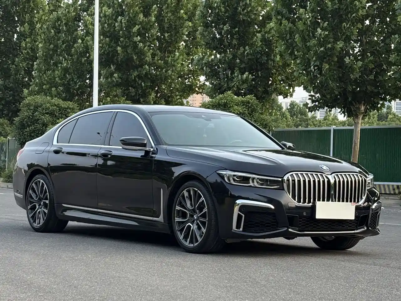 BMW 7 Series 2021 Model 740Li Leading M Sport Package фото 3