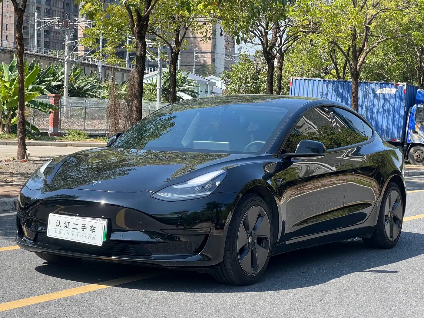 TESLA MODEL 3