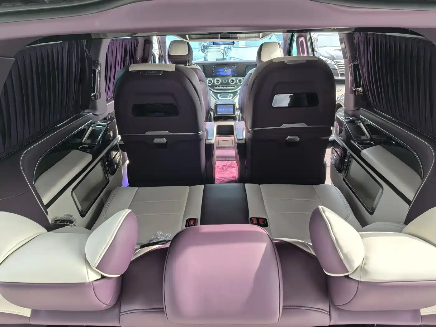 Mercedes-Benz Vito 2023 2.0T Business 7-Seater фото 27