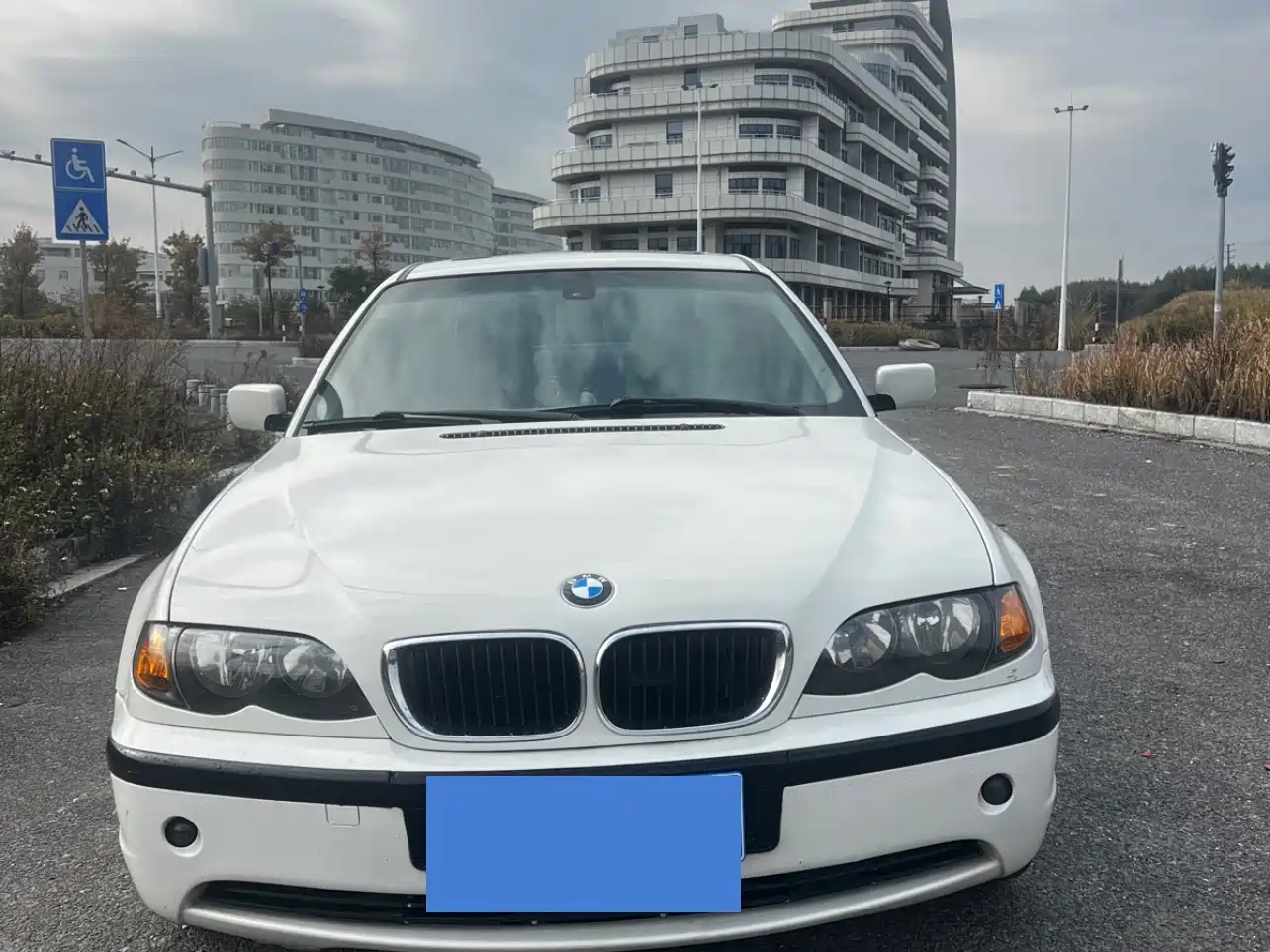 BMW 3 Series 2005 320i Leading фото 2