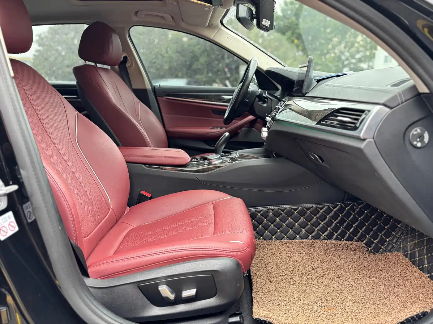 BMW 5 Series 2021 525Li M Sport Package фото 16
