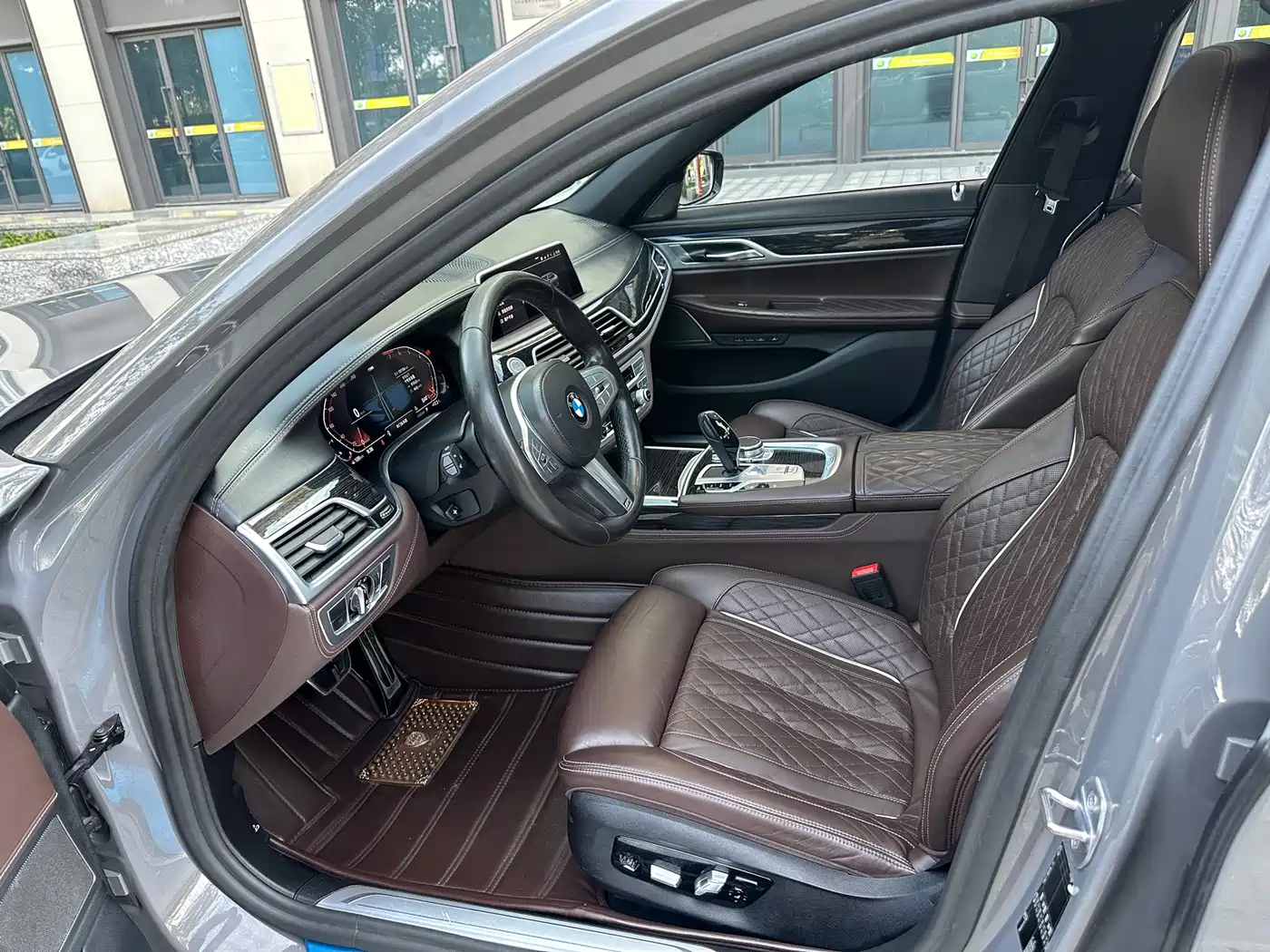 BMW 7 Series 2019 740Li Exclusive M Sport Package фото 5