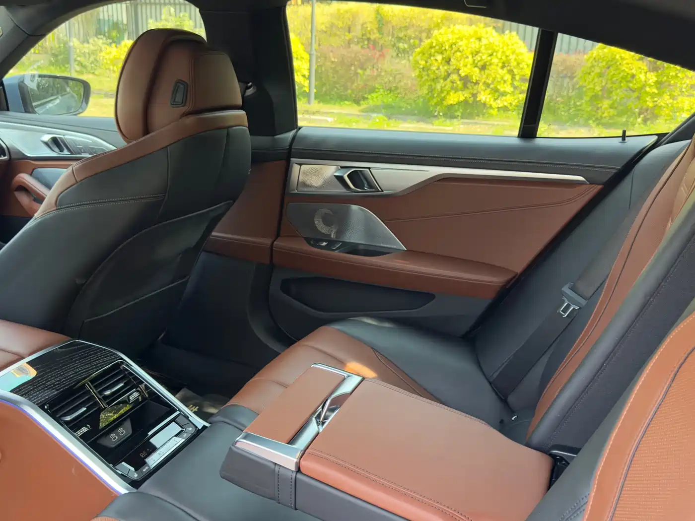 BMW 8 Series 2021 840i xDrive 4-door Coupe M Sport Package фото 26