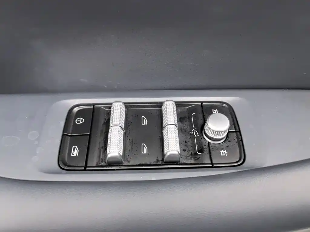 Photo 9 - Geely Galaxy Galaxy E5