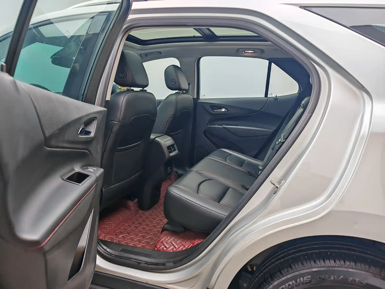 صورة 17 - Chevrolet Equinox