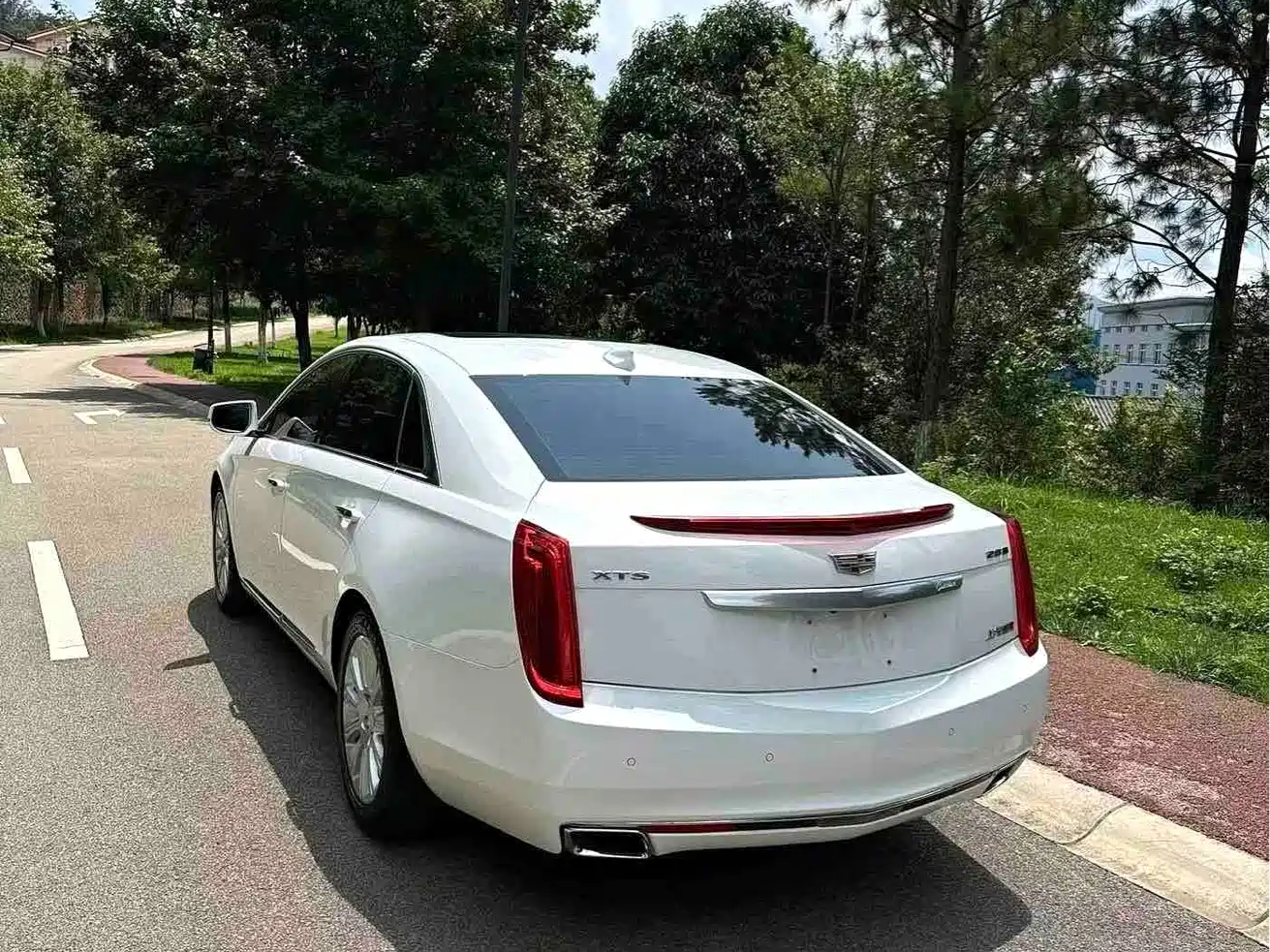Photo 9 - Cadillac XTS