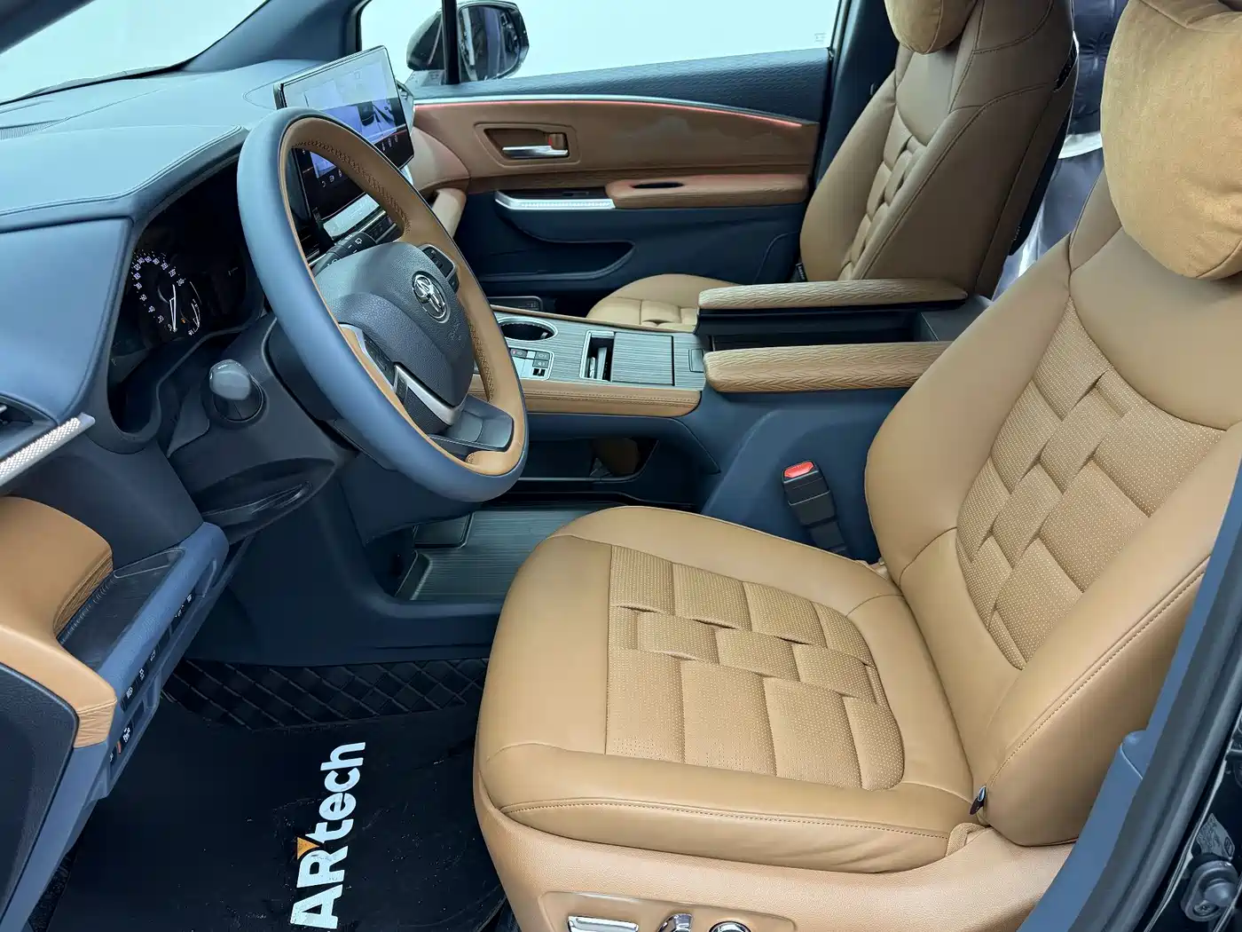 Toyota Granvia 2024 2.5L Hybrid Comfort фото 20