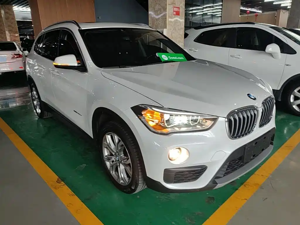 BMW X1 2018 sDrive20Li Leading Model фото 4