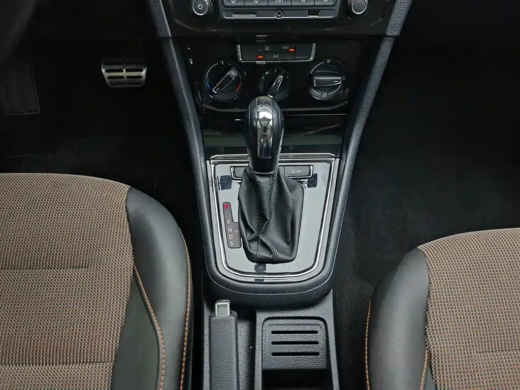 Volkswagen C-TREK 2018 1.5L Automatic Comfort фото 13