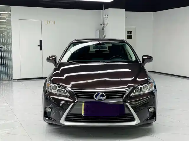 Lexus CT 2014 CT200h Comfort Monochrome — фото 2