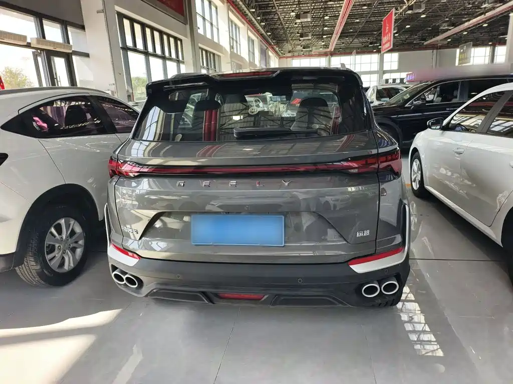 Фото 13 - Geely Coolray