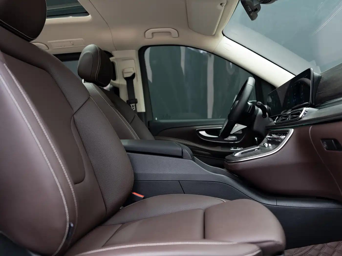 Mercedes-Benz V-Class 2025 2024 V 300 L Long Wheelbase Premium