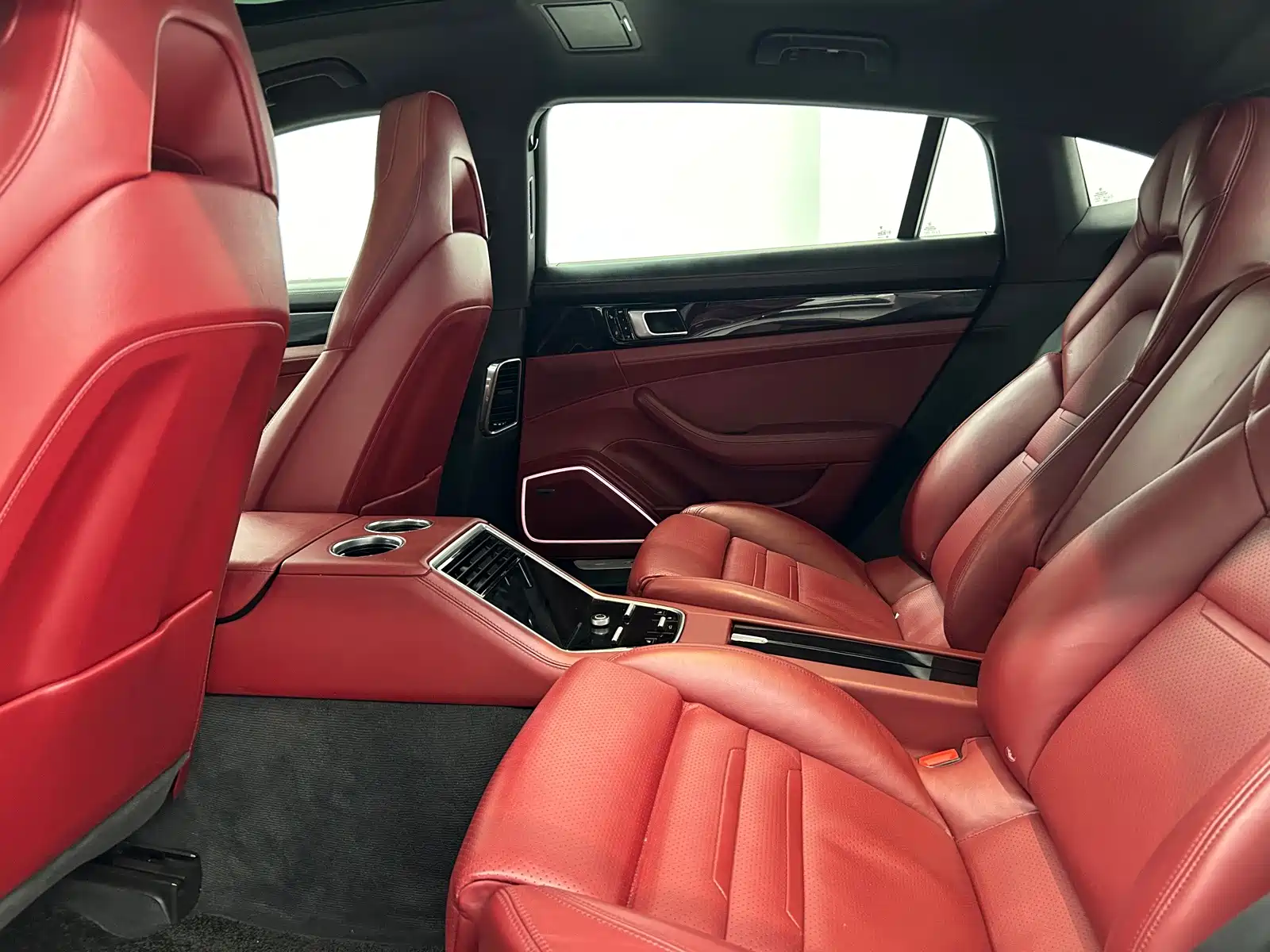 Photo 6 - Porsche Panamera