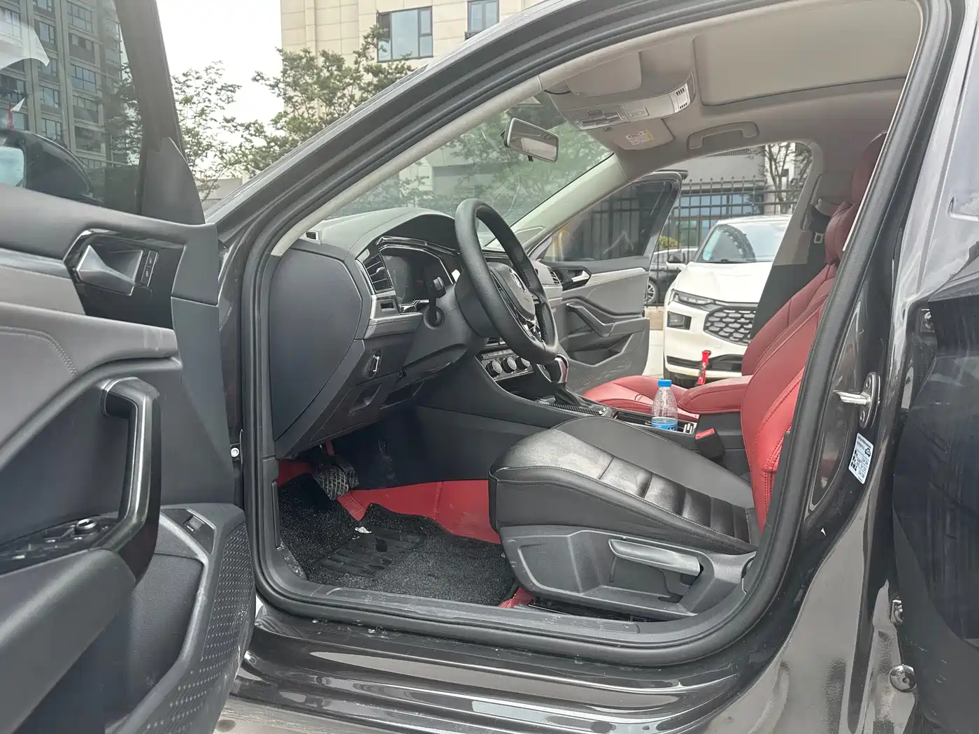 Volkswagen Sagitar 2021 280TSI DSG Surpassing Edition фото 5