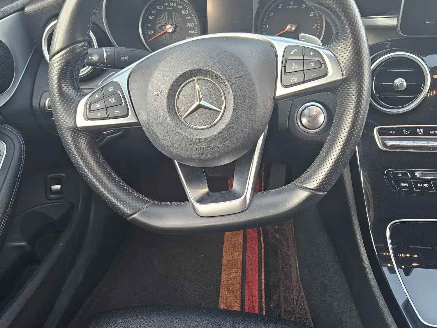 Фото 8 - Mercedes-Benz C-Class