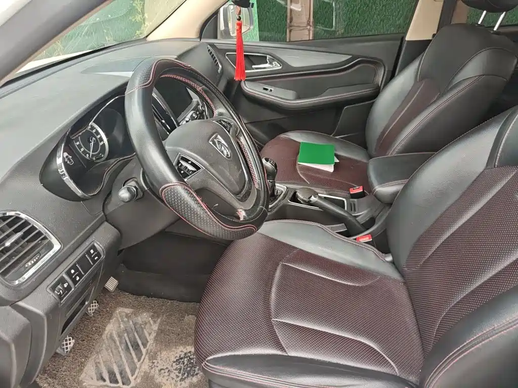 Baojun 560 2015 2015 1.8L Manual Luxury