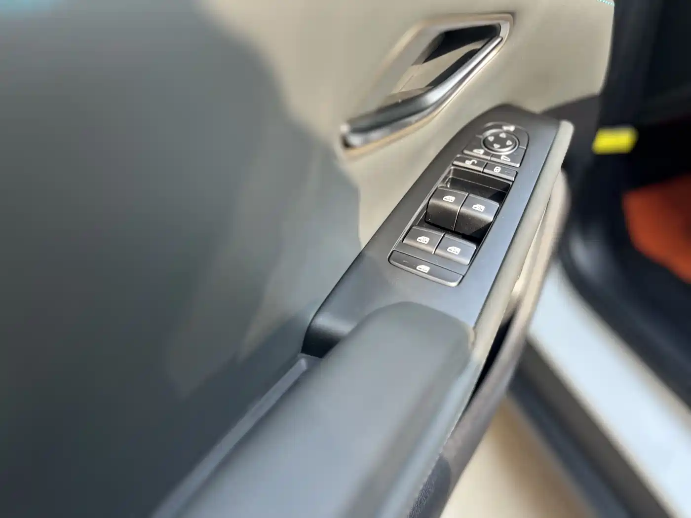 BYD Qin PLUS 2024 Glory Edition DM-i 120KM Surpass фото 6