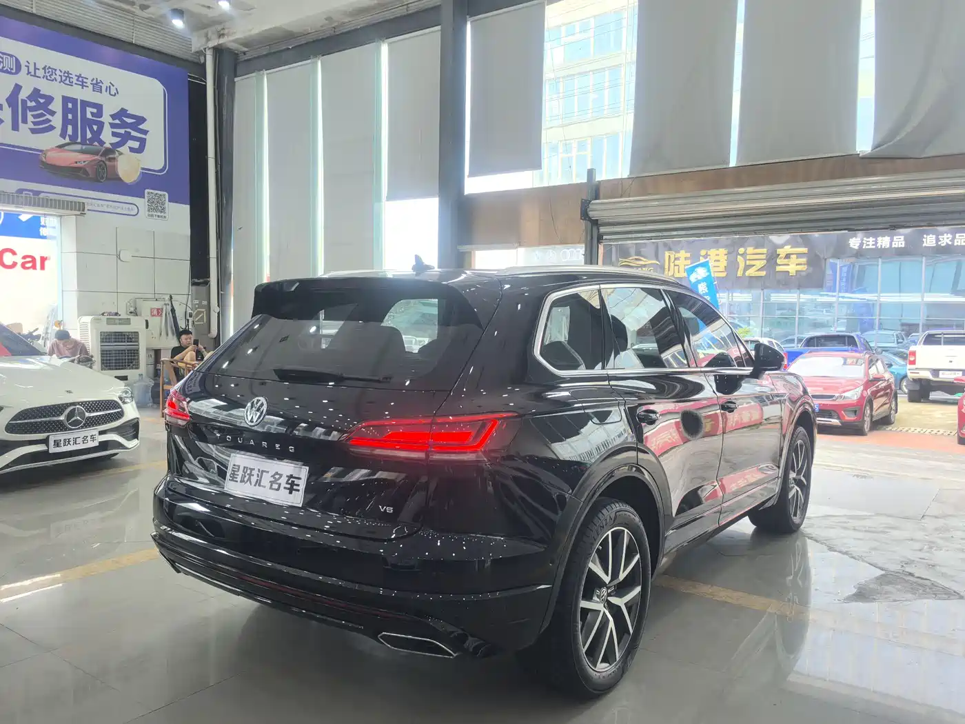Volkswagen Touareg 2019 3.0TSI Sharp Edge Edition China VI фото 6