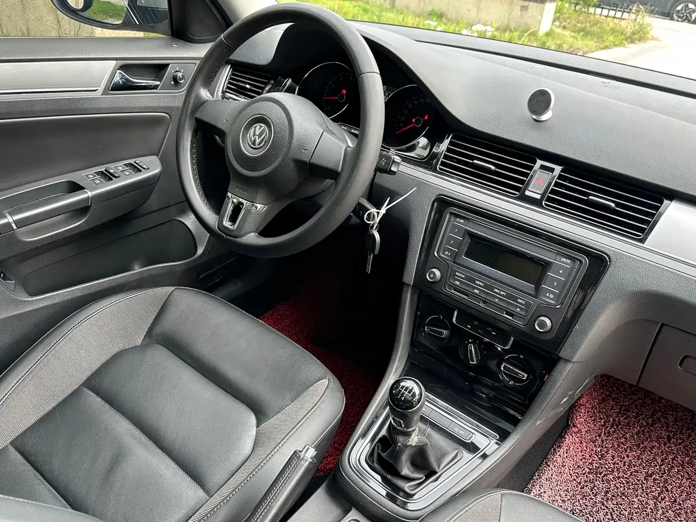 Volkswagen Bora 2014 1.6L Manual Comfort Edition фото 15
