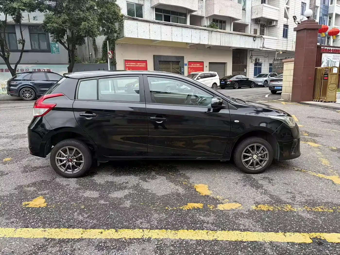 Toyota YARiS L Zhi Xuan 2014 1.3E Manual Charming Edition фото 4