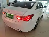 Photo 8 - Hyundai Sonata