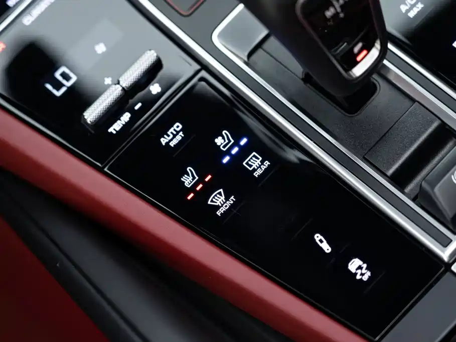 Фото 25 - Porsche Cayenne New Energy
