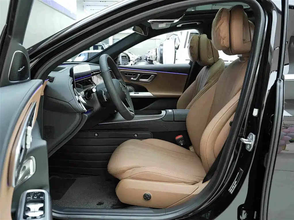 صورة 11 - Mercedes-Benz E-Class