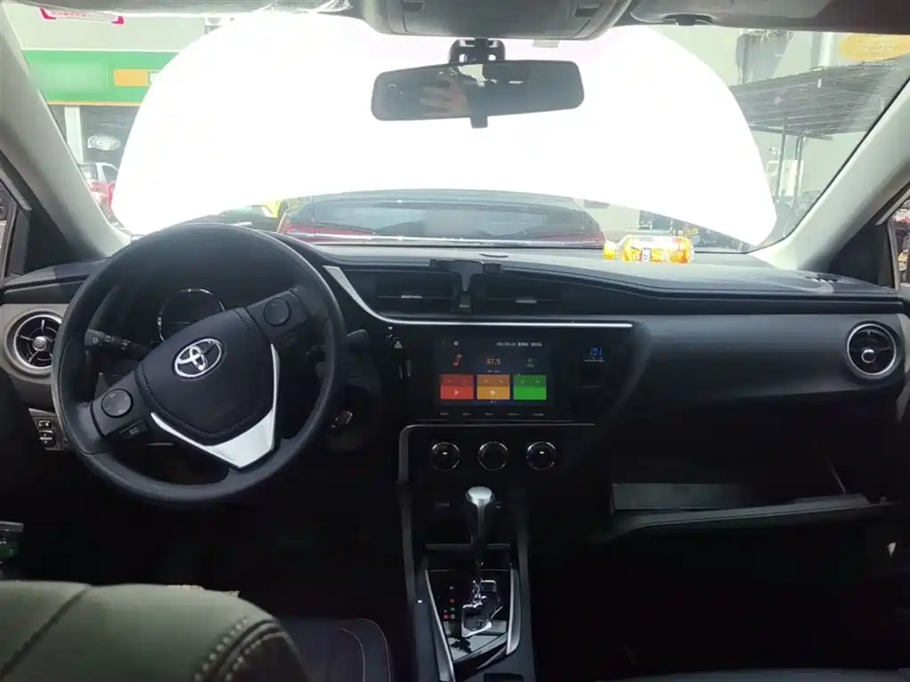 Toyota Corolla 2017 Facelift 1.2T S-CVT GL-i фото 16
