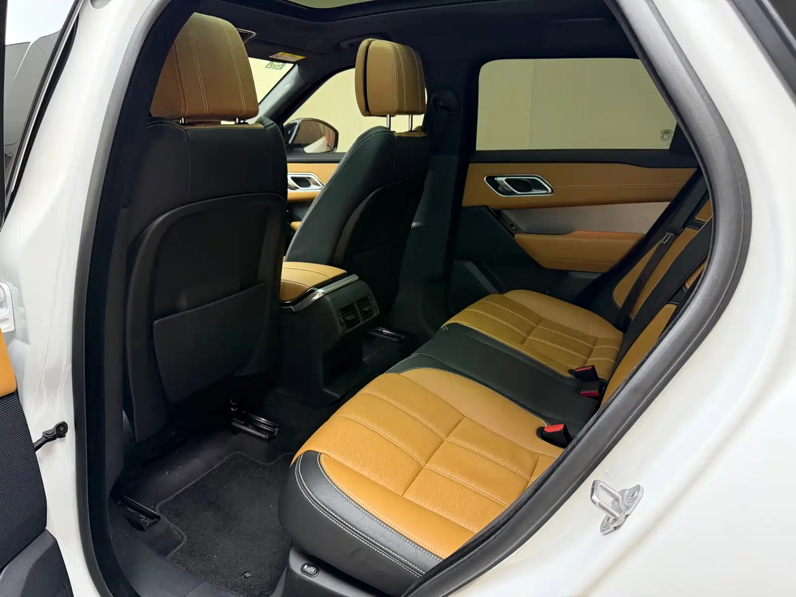 Фото 17 - Land Rover Range Rover Velar