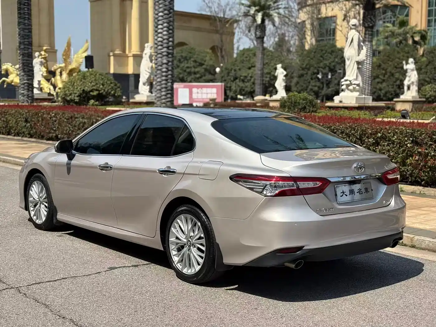 TOYOTA CAMRY
