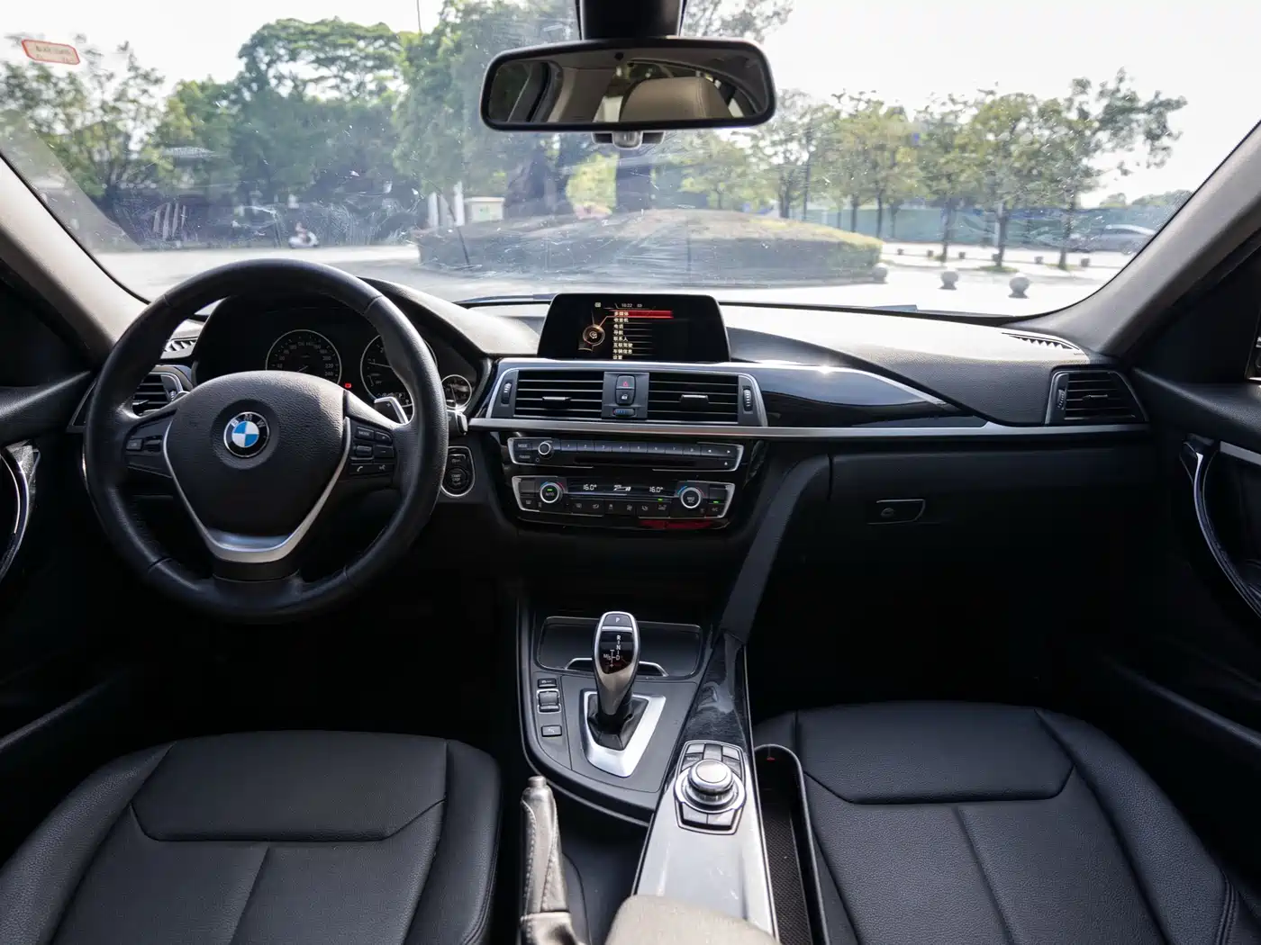 BMW 3 Series 2017 320Li M Sport фото 11