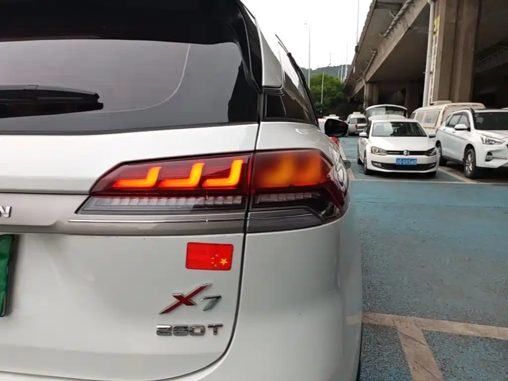 Photo 8 - Changan Oshan X7
