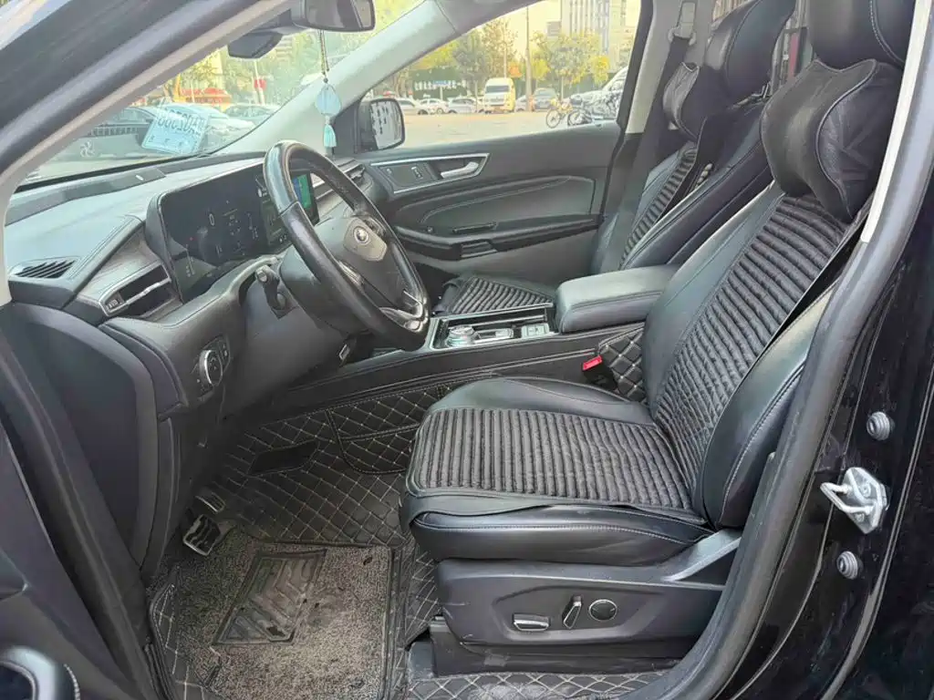 Фото 18 - Ford Edge