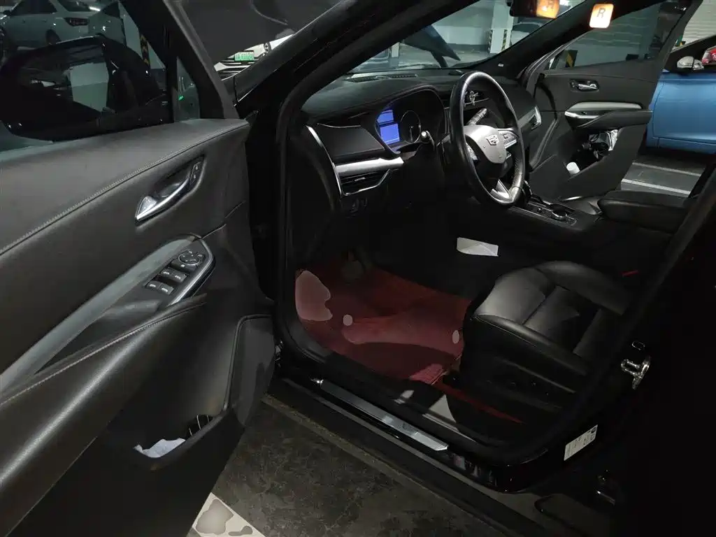 Cadillac XT4 2021 28T FWD Premium Edition фото 14