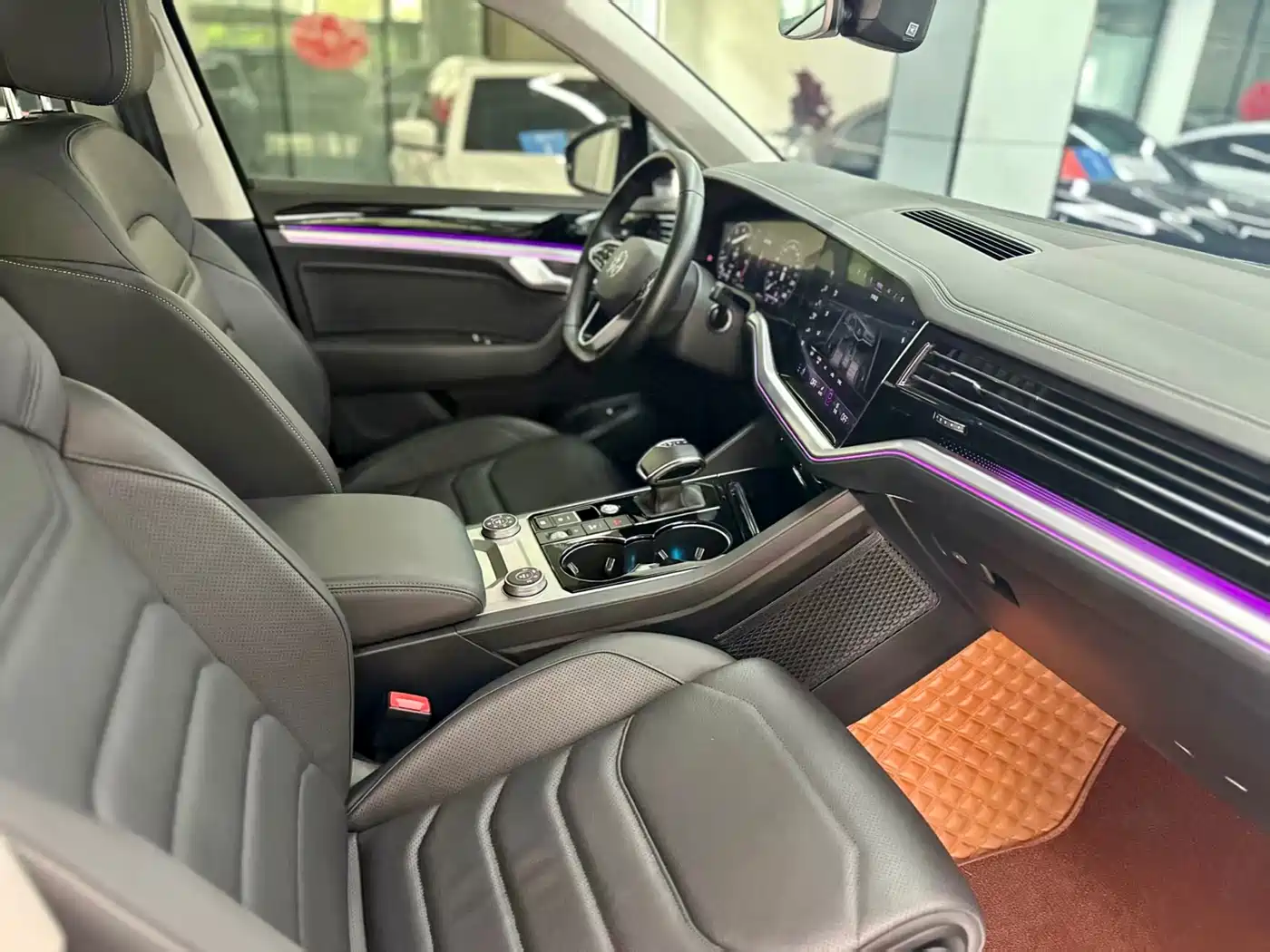 VOLKSWAGEN TOUAREG
