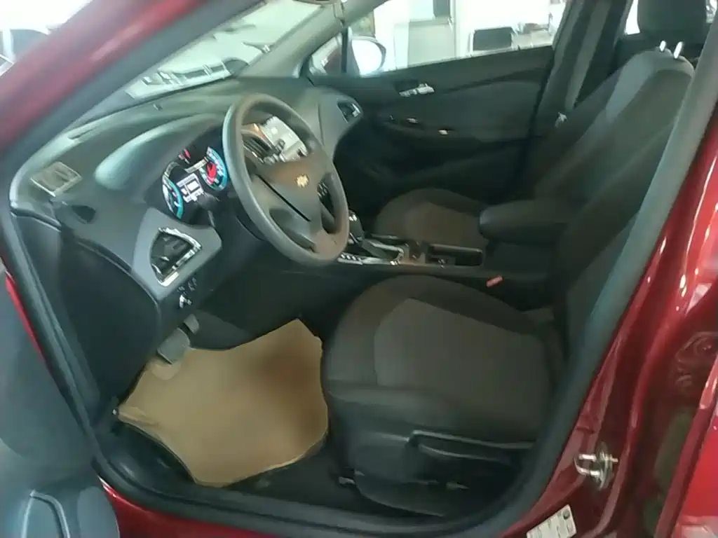 Chevrolet Cruze 2018 2017 1.5L Hatchback Auto Pioneer Sunroof