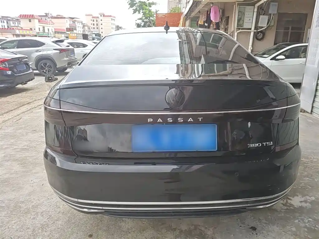 Volkswagen Passat 2022 330TSI Starlight Elite Edition фото 6