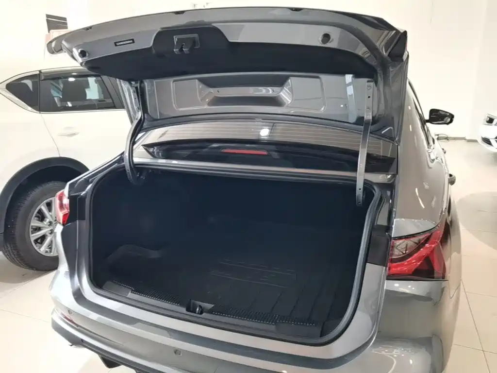 Roewe i5 2025 2024 1.5L CVT Prestige Edition