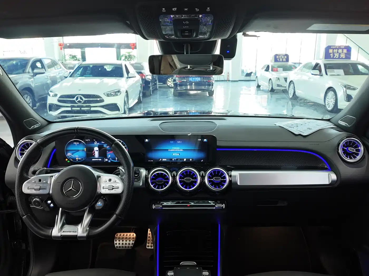 MERCEDES-BENZ GLB AMG